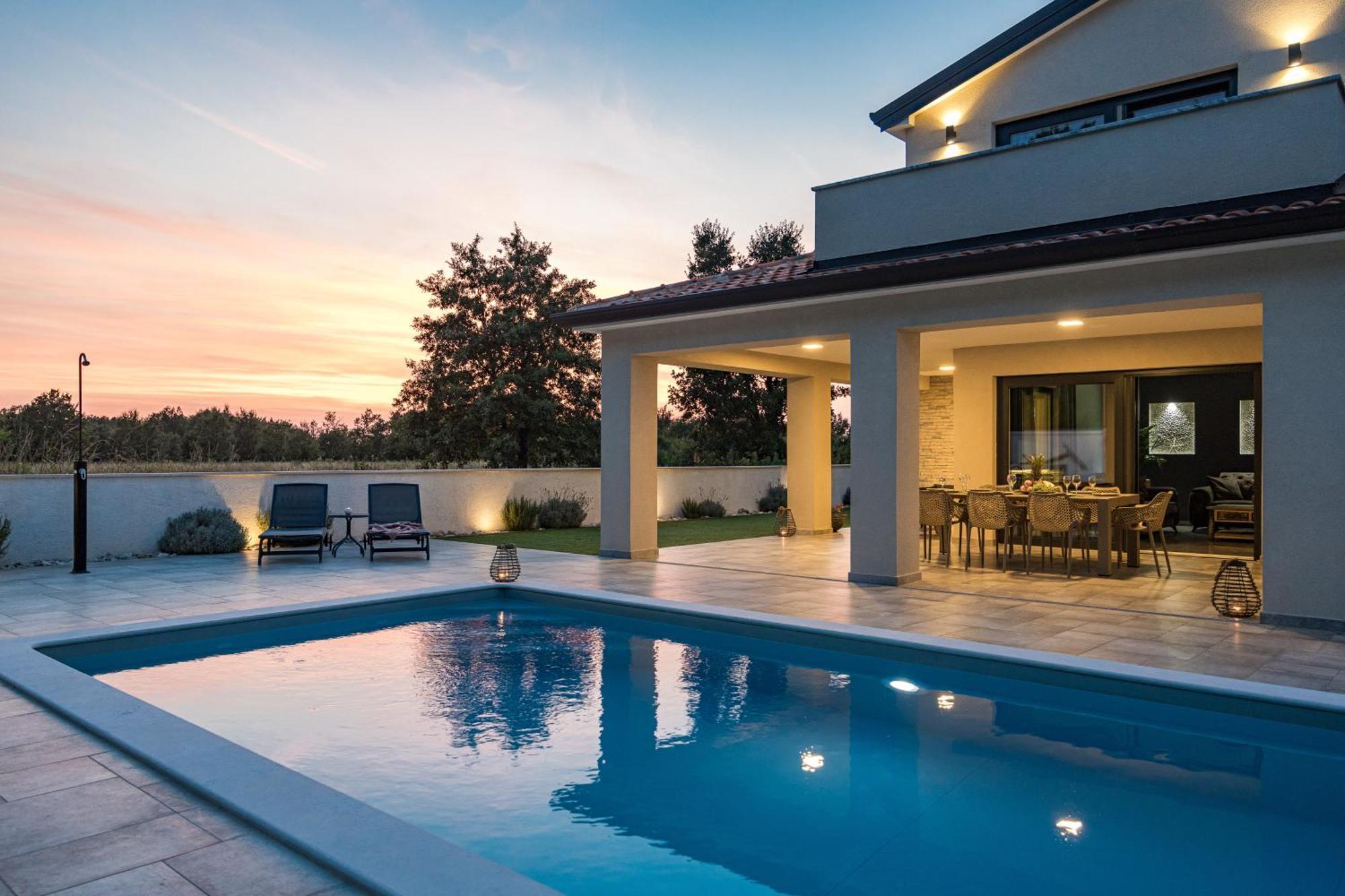 Special Offer! New Luxury Apartment With Pool, Fitness, Outdoor Bar&Grill Buje Kültér fotó