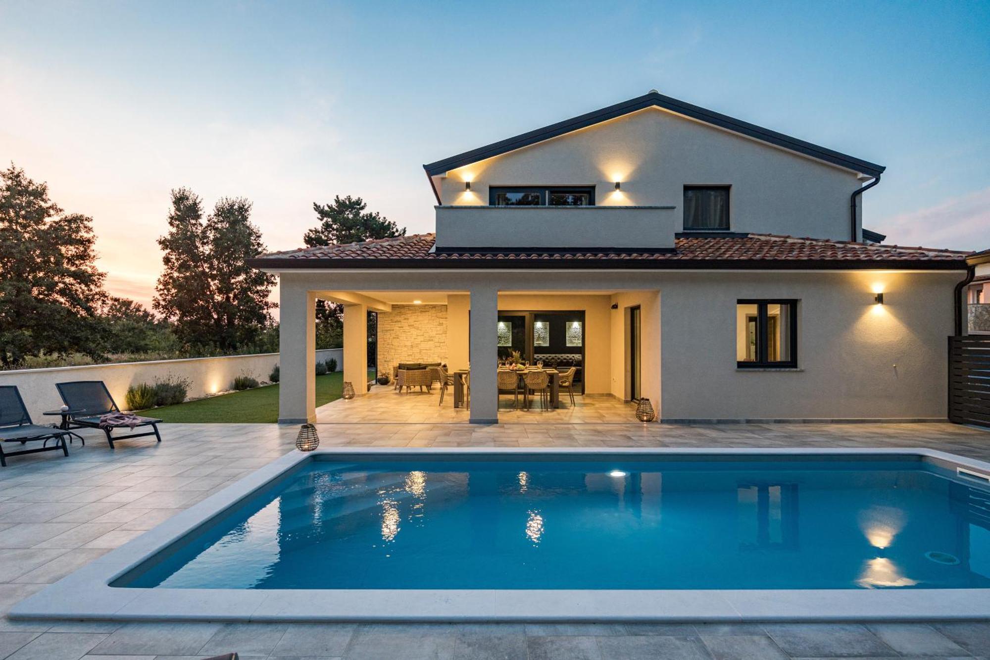 Special Offer! New Luxury Apartment With Pool, Fitness, Outdoor Bar&Grill Buje Kültér fotó