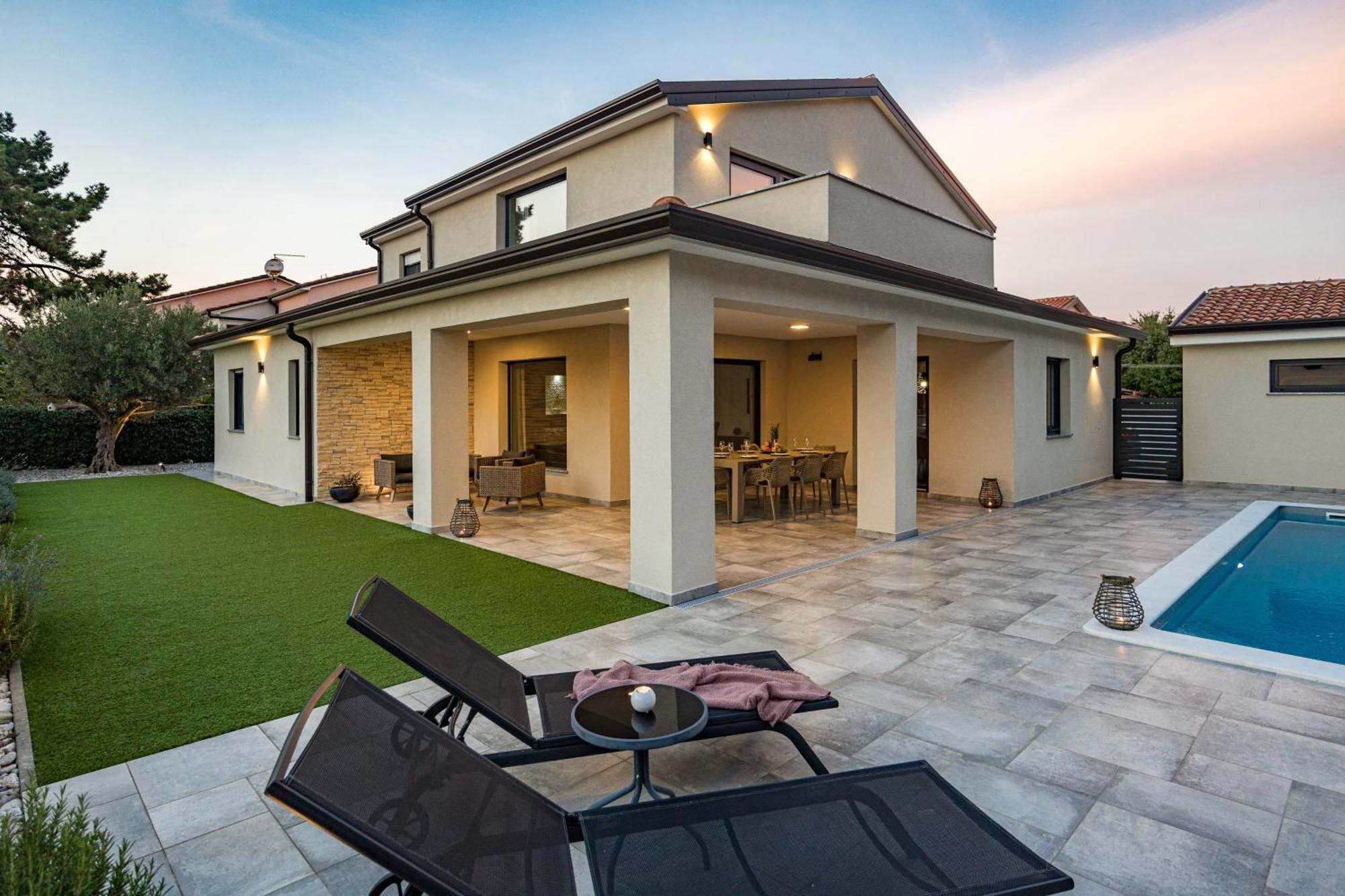 Special Offer! New Luxury Apartment With Pool, Fitness, Outdoor Bar&Grill Buje Kültér fotó