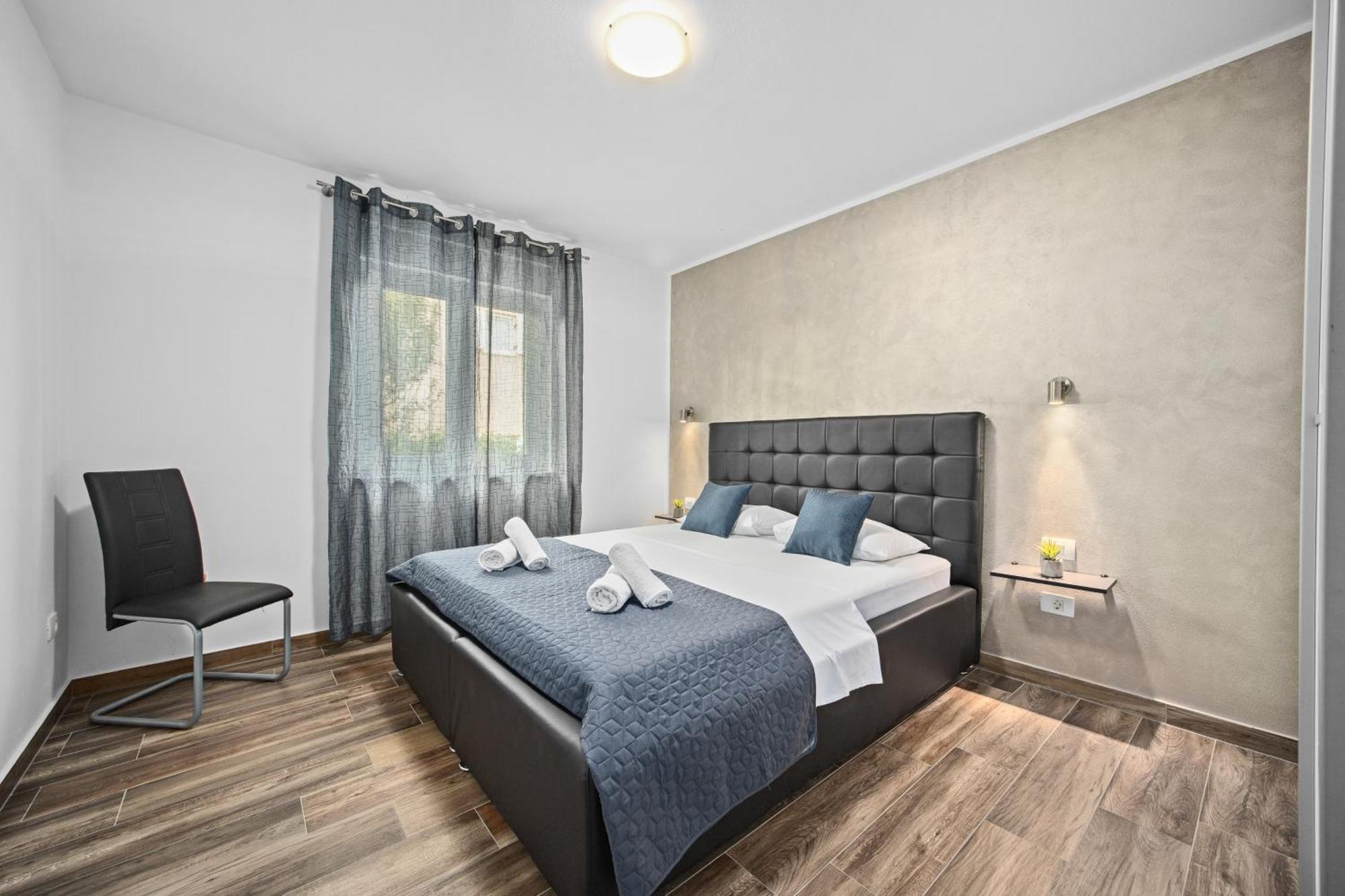 Special Offer! New Luxury Apartment With Pool, Fitness, Outdoor Bar&Grill Buje Kültér fotó